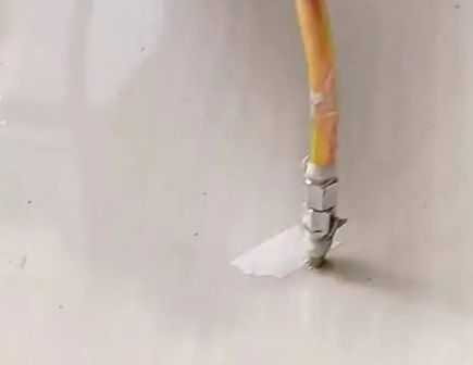 永安瓷砖空鼓维修公司专业解答在瓷砖铺贴过程中，如果使用的砂料过粗（如全部使用了粗砂），可能会导致以下问题
